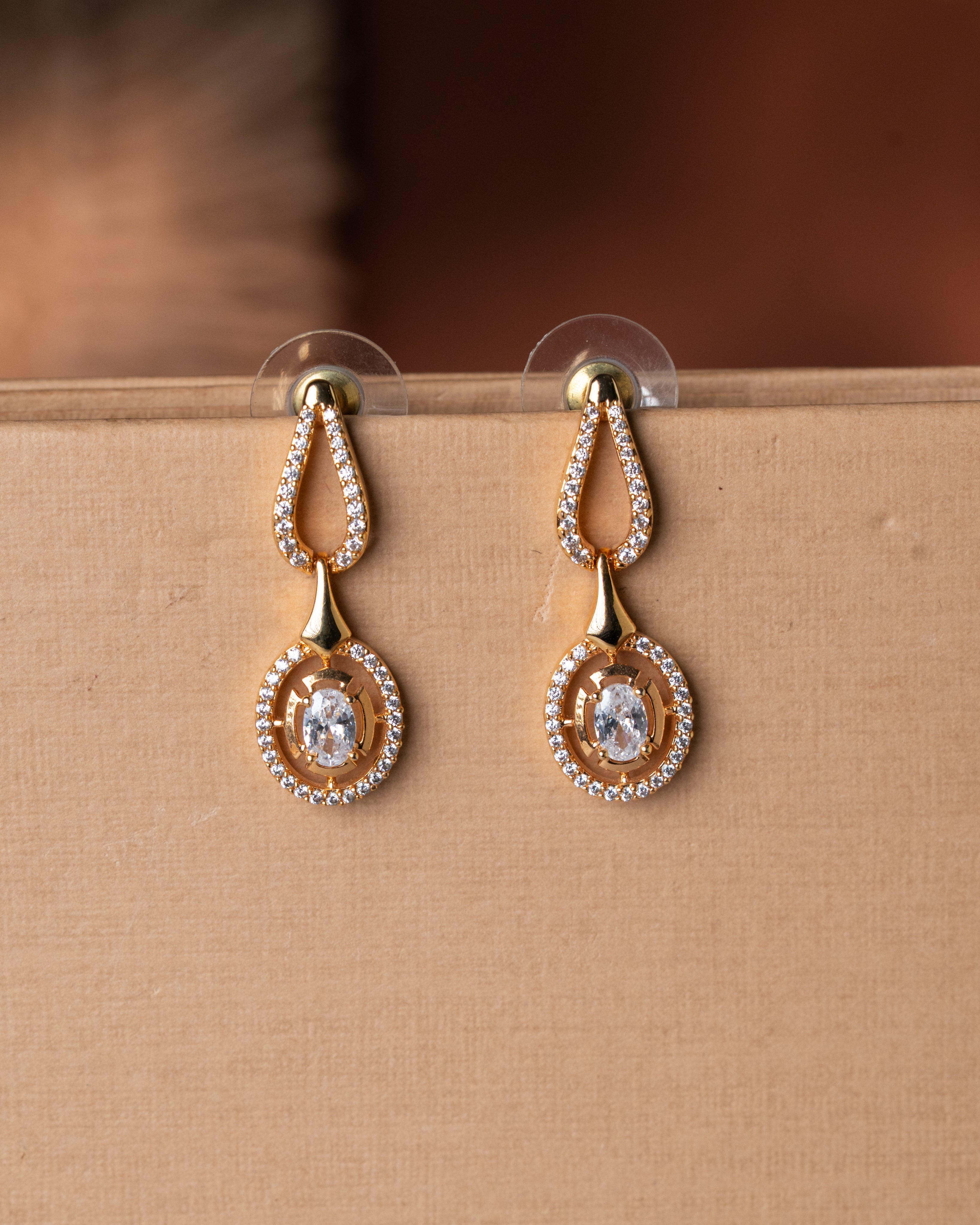 Gold-Toned Oval Halo Link Zircon Necklace Set